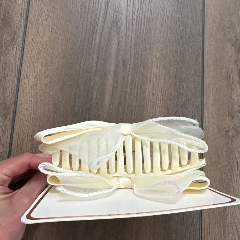 New Cream Bow Hair Claw Clip